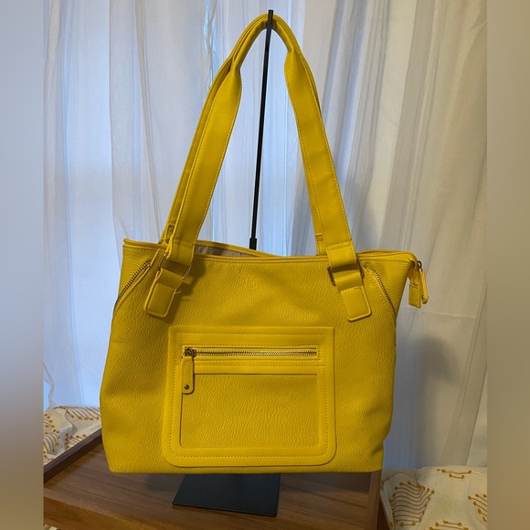 Sondra Robert’s‎ Yellow Lemon Tote - Picture 1 of 8